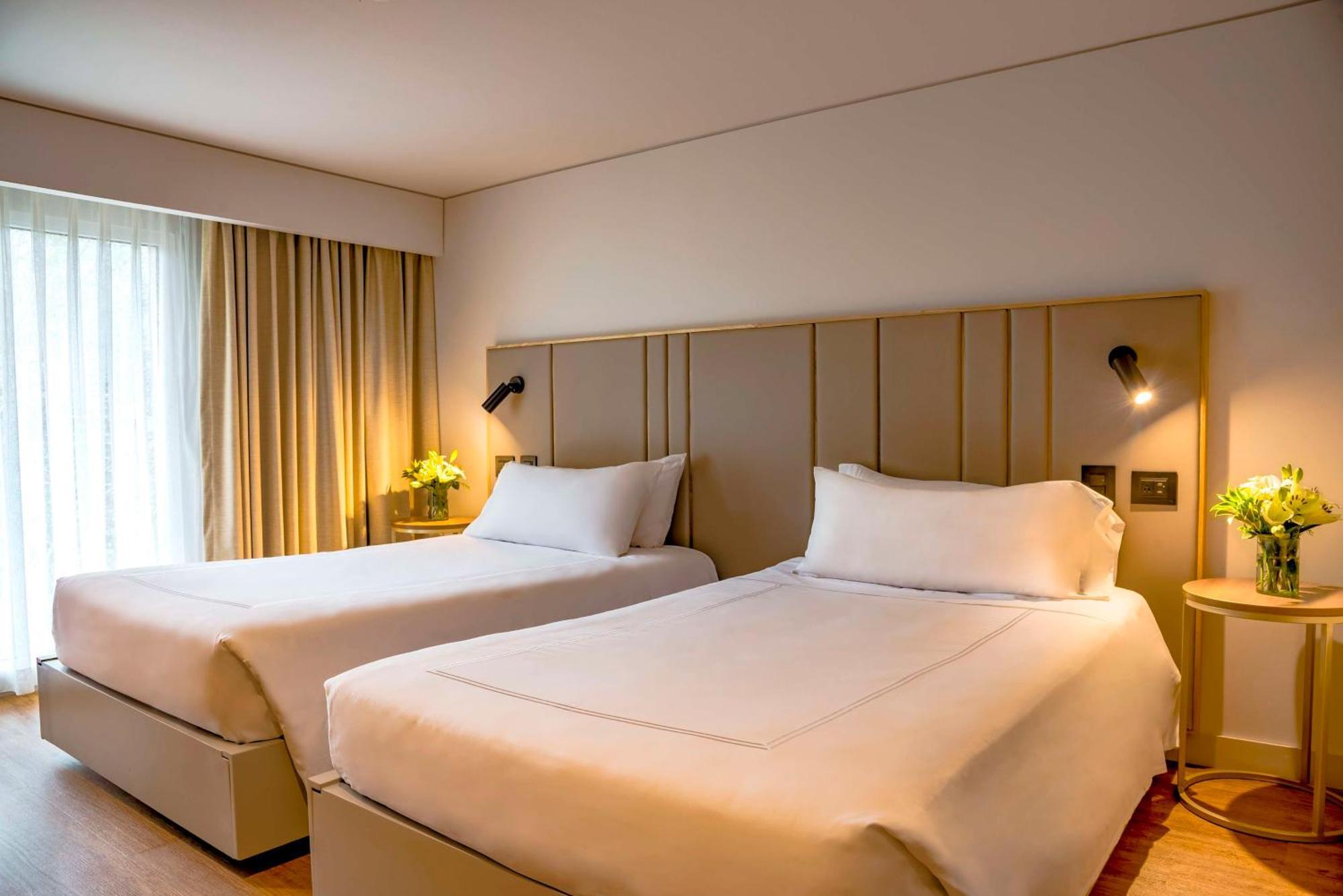 Nh Bogota Pavillon Royal Hotel Bagian luar foto