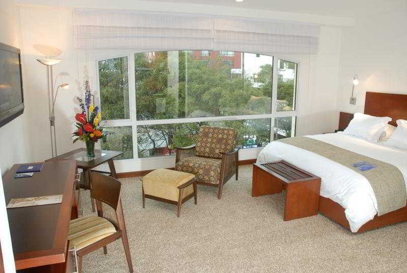 Nh Bogota Pavillon Royal Hotel Bagian luar foto
