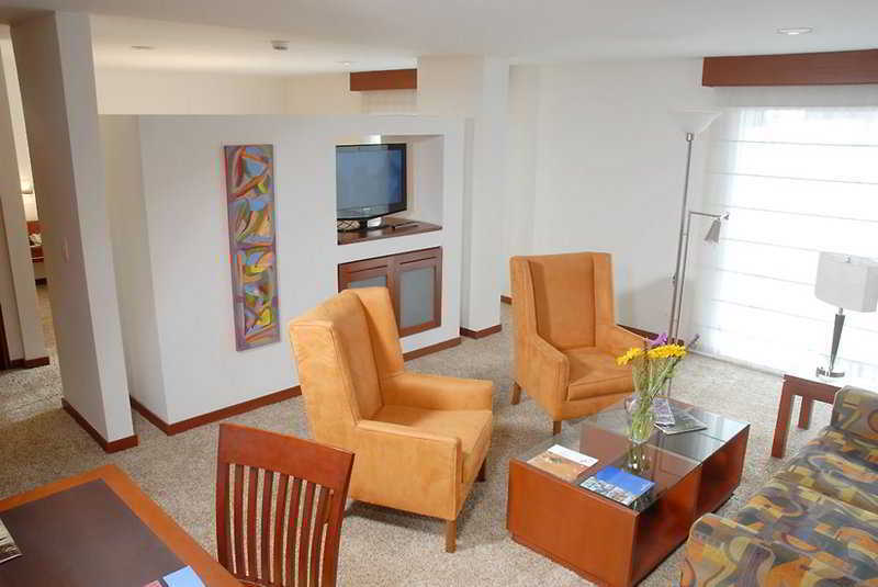 Nh Bogota Pavillon Royal Hotel Bagian luar foto